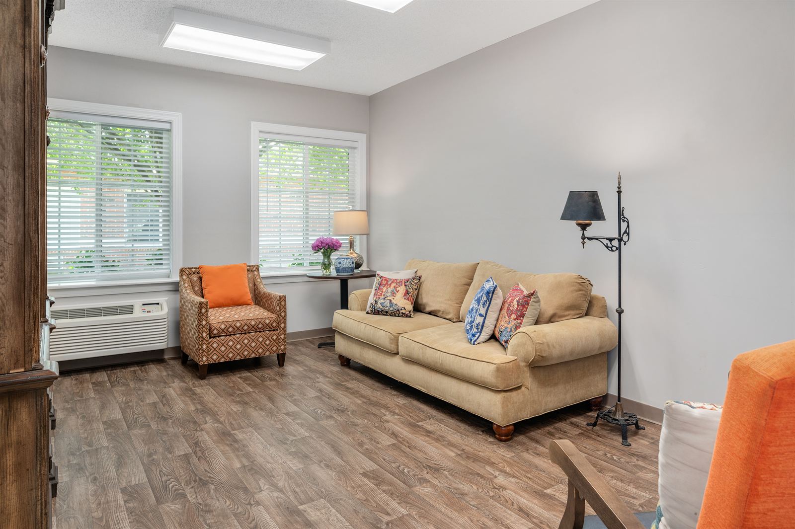 A quiet sitting room at Oak Hill