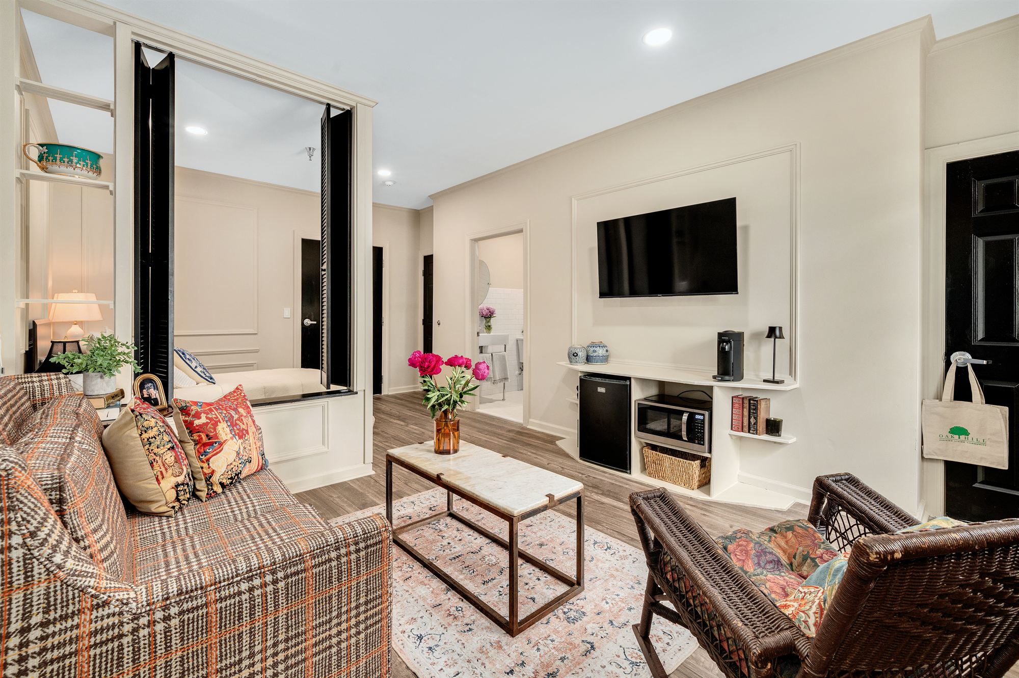 The sitting room of a Magnolia Hall suite
